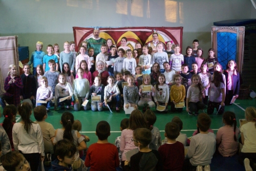 2018. december 12. Kuttyomfitty Társulat