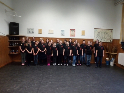 Elkészültek a Nádorvárosi Népművészeti Egyesület pólói is a Nemzeti Együttműködési Alap - Emberi Erőforrás Támogatáskezelő támogatásával